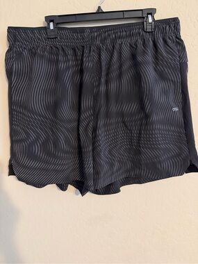 DSG Black and Gray Wave-Pattern Athletic Shorts